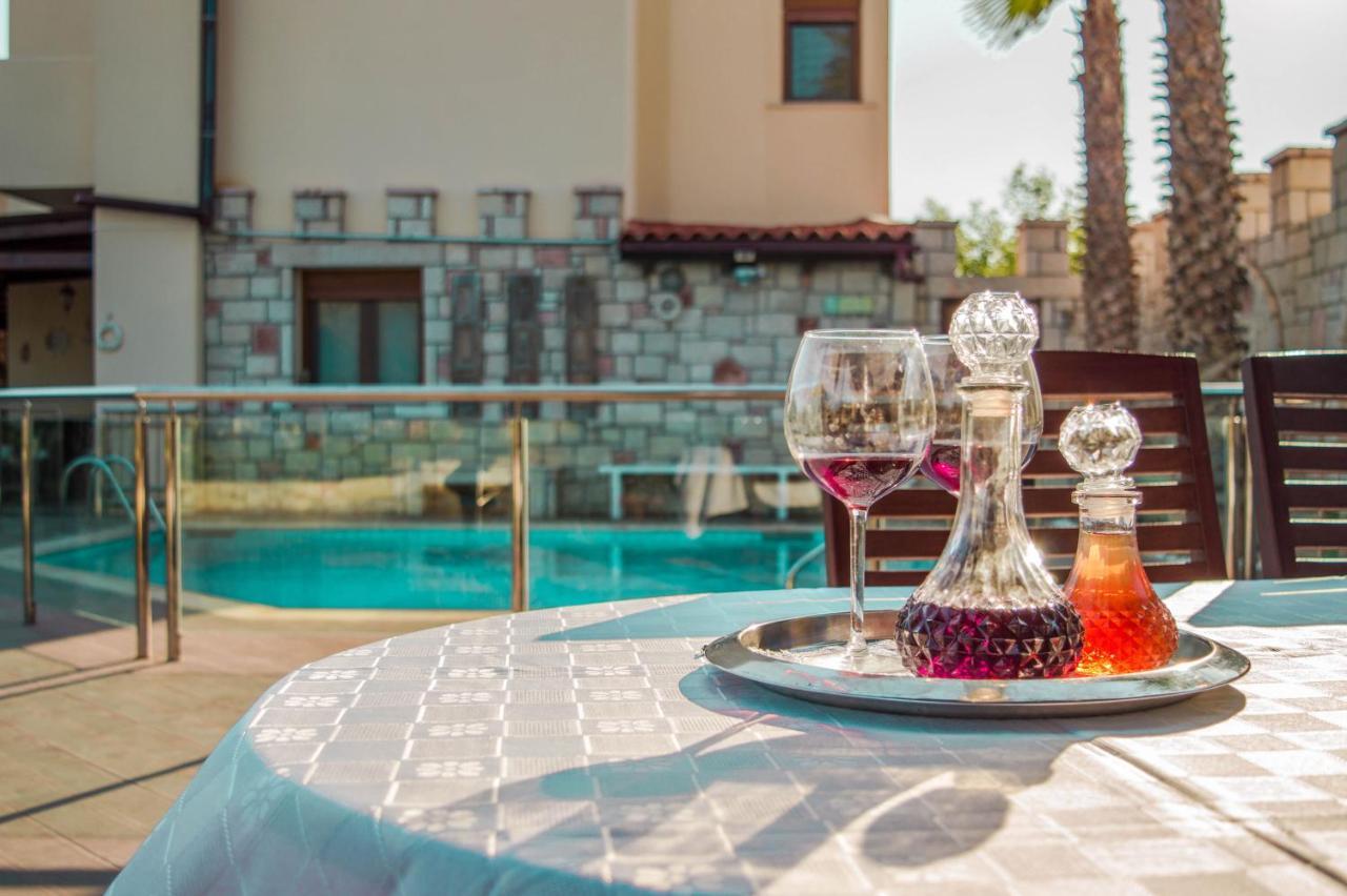 Luxury Villa การ์เตรอส ภายนอก รูปภาพ